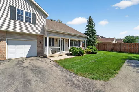 867 Chandler Ln, Sun Prairie, WI 53590