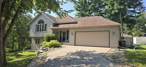 901 Highland Trl, Prairie Du Sac, WI 53578