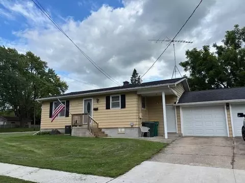 805 State St, Ripon, WI 54971