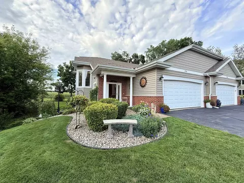 2950 Timber Ln, Janesville, WI 53548