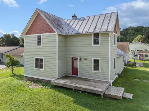 1140 4th St, Baraboo, WI 53913