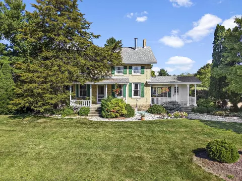 3430 Old Stage Rd, Stoughton, WI 53589