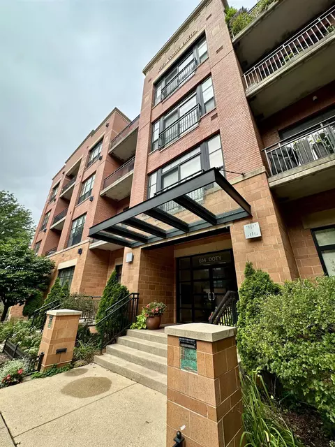 614 W Doty St #401, Madison, WI 53703