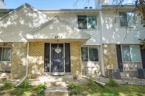 6818 Park Ridge Dr, Madison, WI 53719
