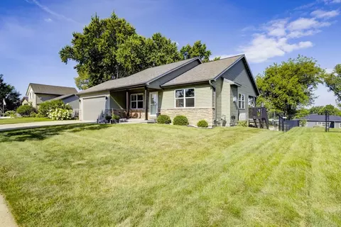 640 N Main St, Fall River, WI 53932