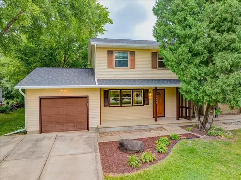 2668 Norwich St, Fitchburg, WI 53711