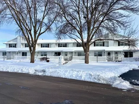 1444 Canyon Dr #11, Janesville, WI 53546