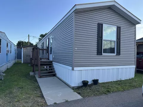 1105 Kellogg Ave #B5, Janesville, WI 53546