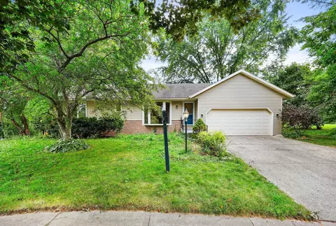 5 Hoff Ct, Madison, WI 53711