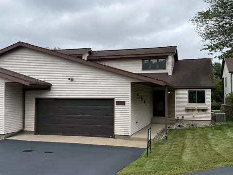 2907 Westhill Dr, Wausau, WI 54401