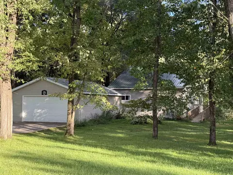 802 E Front St, Wauzeka, WI 53826