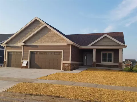 1033 Kopp Rd, Waunakee, WI 53597