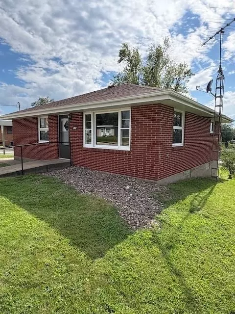 175 S Main St, Dickeyville, WI 53808