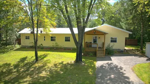 743 Fiesta Dr, Nekoosa, WI 54457