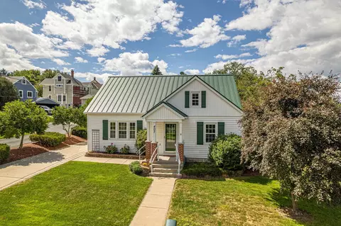 407 5th St, New Glarus, WI 53574