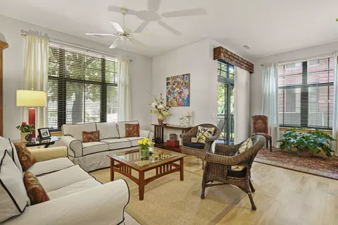 533 W Main St #101, Madison, WI 53703