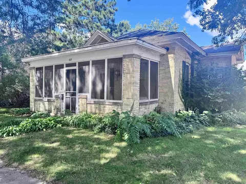 627 Prospect Ave, Portage, WI 53901