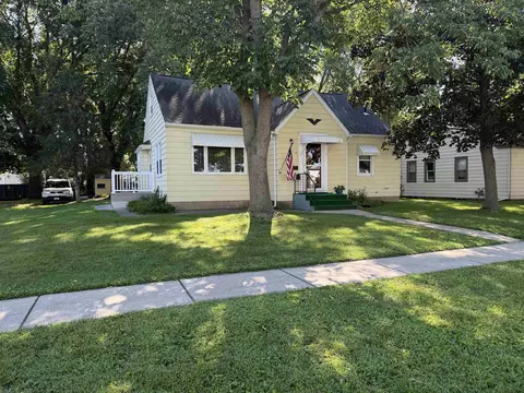 914 Franklin St, Sauk City, WI 53583