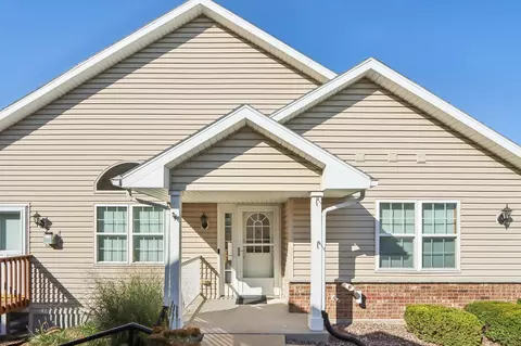 113 Summit Ct, Columbus, WI 53925