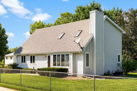 1500 Manchester Xing, Waunakee, WI 53597