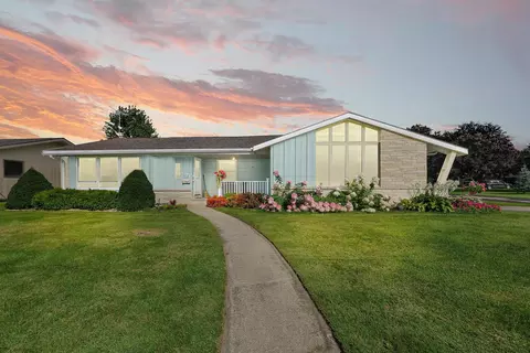 713 Mary St, Beaver Dam, WI 53916