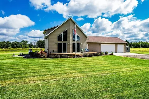 n2372 26th Avenue, Lyndon Station, WI 53944