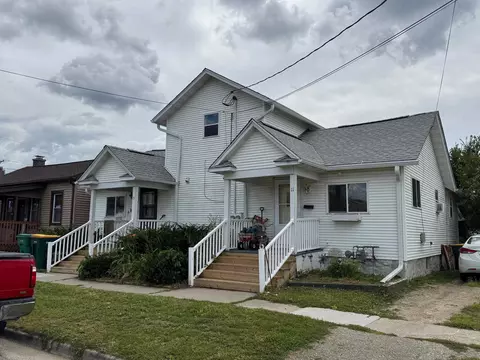 9-11 W Lawton St, Edgerton, WI 53534