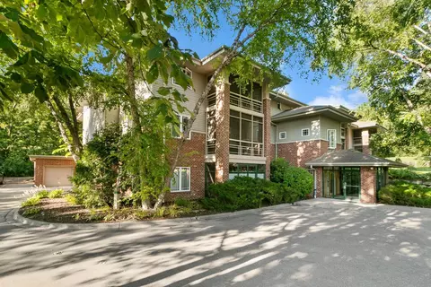 2820 Mickelson Pkwy #204, Fitchburg, WI 53711