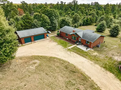 965 S Chicago Ct, Friendship, WI 53934