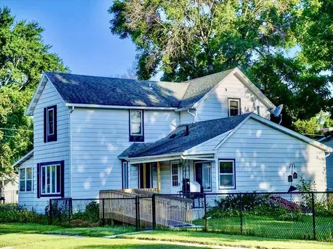 306 N Franklin St, Poynette, WI 53955