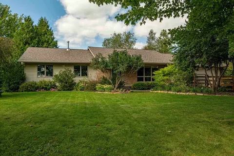 8955 County Rd N, South Wayne, WI 53587