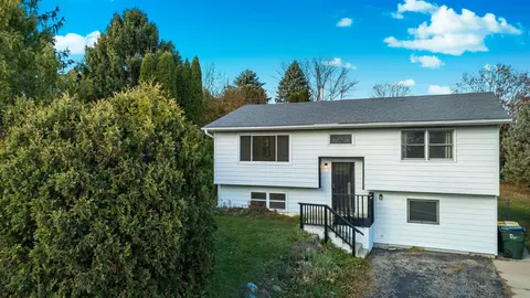 103 Ruste Rd, Barneveld, WI 53507