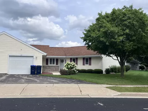 611 Rosewood Ave, Marshall, WI 53559