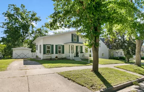 1326 Ash St, Baraboo, WI 53913