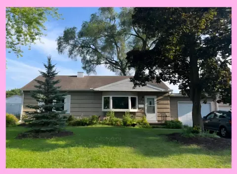 121 Acacia Ln, Madison, WI 53716