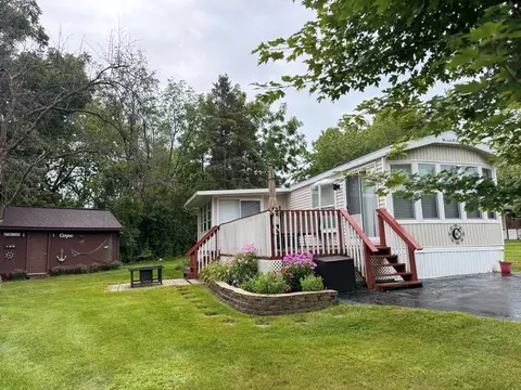 413 Skyline Dr, Edgerton, WI 53534