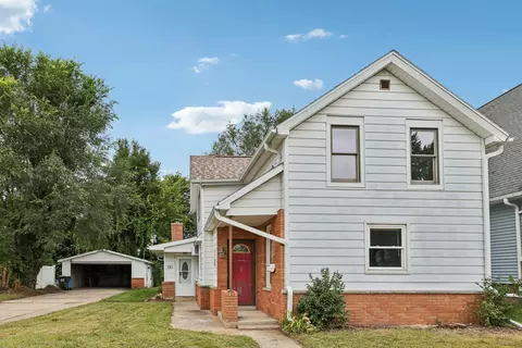 321 W Marion St, Portage, WI 53901