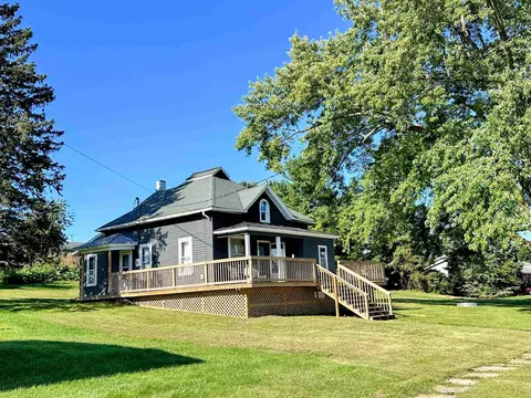 105 Sheridon Rd, Eastman, WI 54626