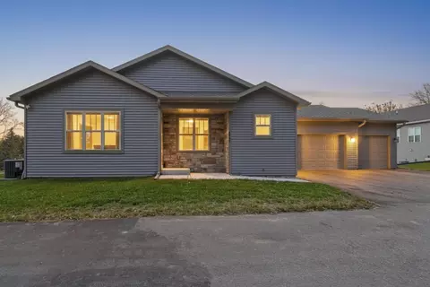 1440 Martiny Ct, Baraboo, WI 53913