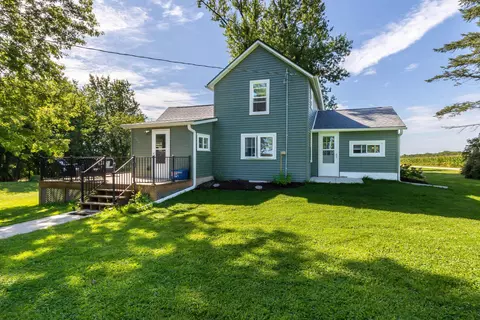6436 Pine Ln, Platteville, WI 53818
