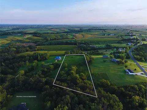 000 Freedom Cir, Hazel Green, WI 53811