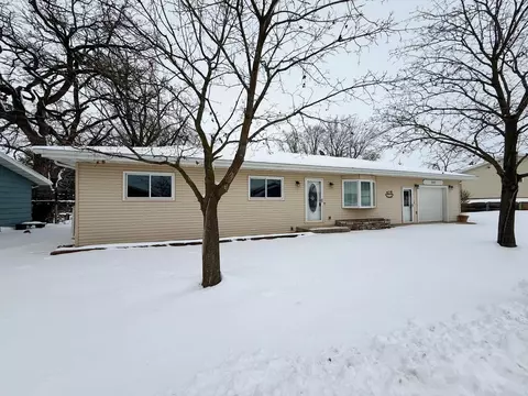 305 E Crocker St, Fox Lake, WI 53933