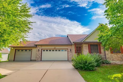 725 Herndon Dr, Madison, WI 53718
