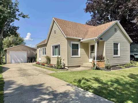 121 S Maple St, Orfordville, WI 53576