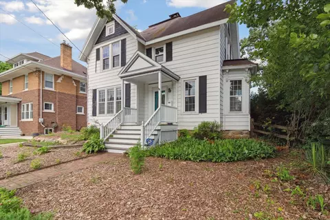 133 S Monroe St, Stoughton, WI 53589