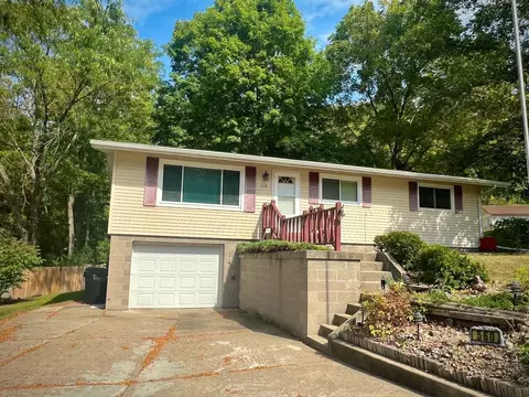 560 Pleasant View Ct, Richland Center, WI 53581