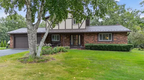 4350 Damascus Trl, Cottage Grove, WI 53527