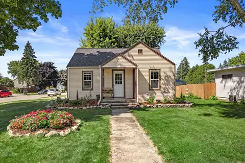 98 Fox Lake Rd, Waupun, WI 53963