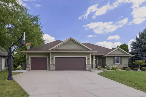 2016 Savanna Dr, Janesville, WI 53546