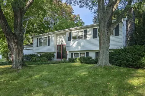 2201 Tawhee Dr, Madison, WI 53711